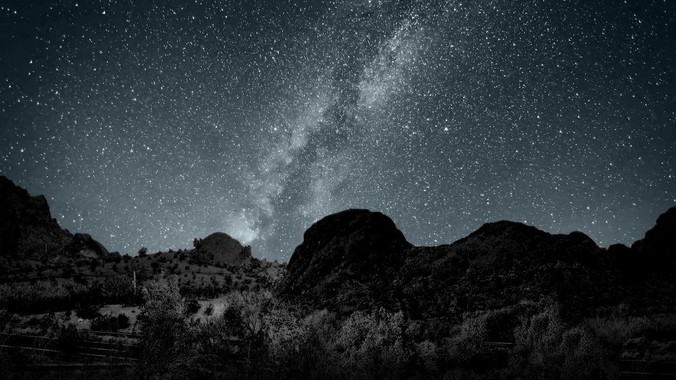 为什么Go仅仅160MB的安装包就可以编译程序，而Rust却还需要几个GB的VC++才能编译？